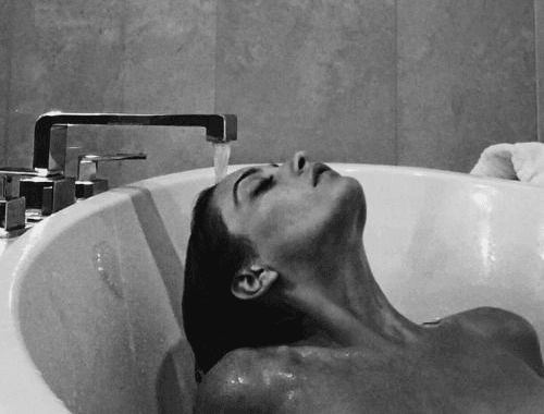 Vibrador: como limpar e higienizar da forma correta