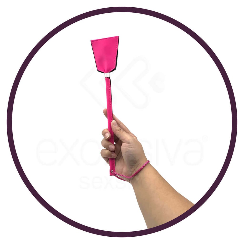 Kit Tiazinha Máscara e Chibata com Alça Feito em Couro Sintético - Brasil Fetiche | Disponível em 5 Cores - 16