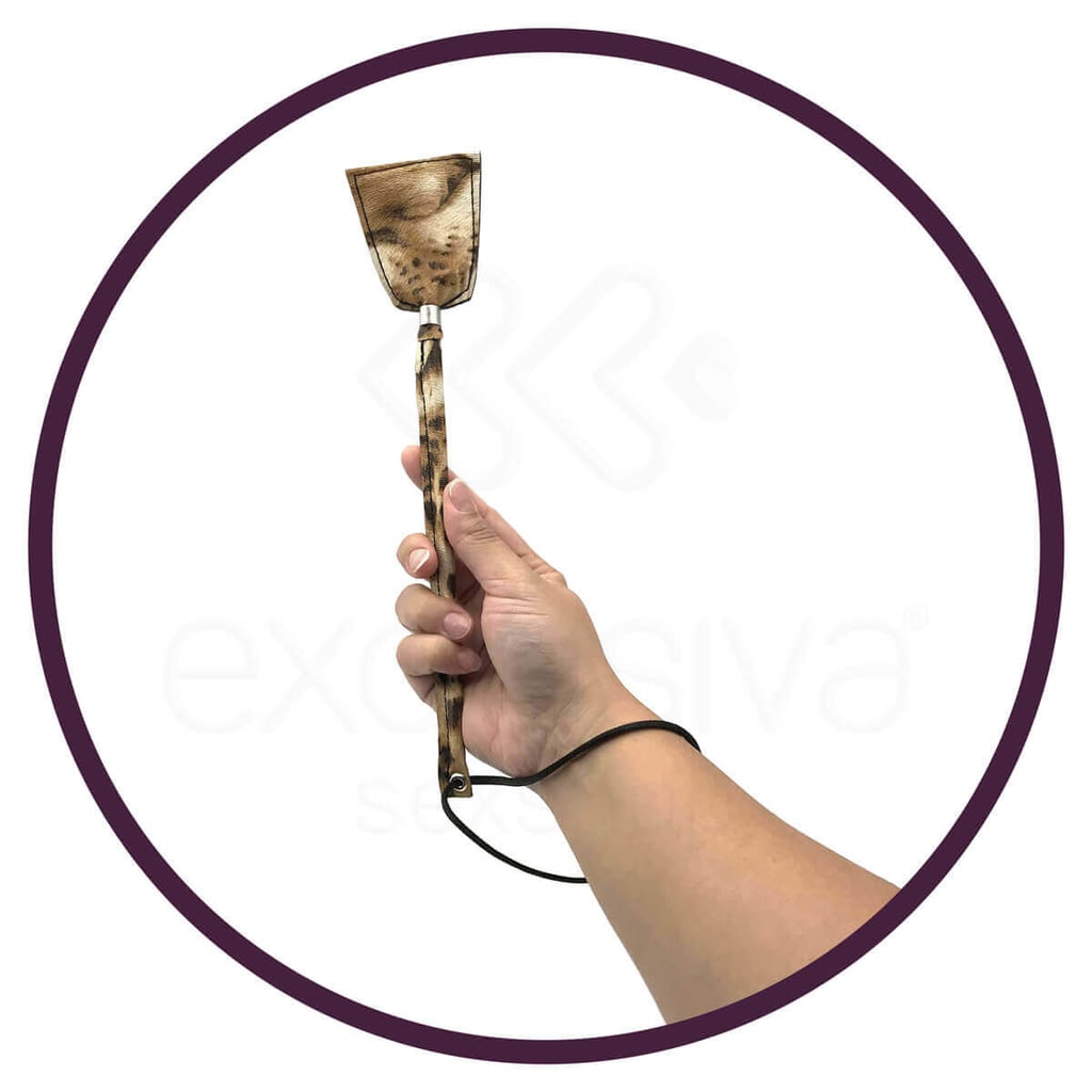 Kit Tiazinha Máscara e Chibata com Alça Feito em Couro Sintético - Brasil Fetiche | Disponível em 5 Cores - 20