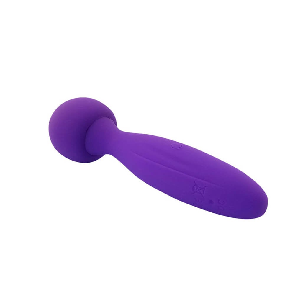 Massageador Recarregável em Soft Touch com Cabeça Flexível e 10 Modos de Vibração Aleatórias - Carl | 16 x 4,3 cm | Disponível em 3 Cores - 10