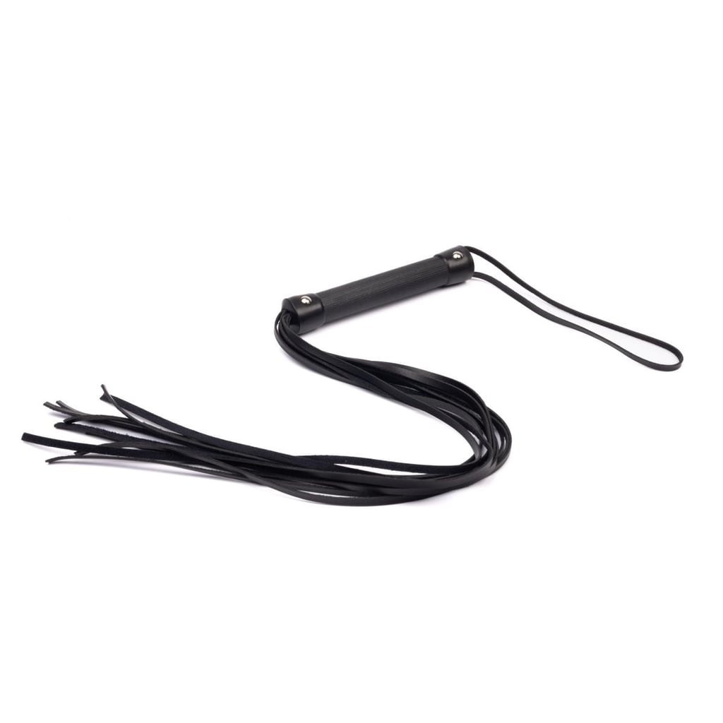 Chicote Flogger com Tiras de Couro Montana e Cabo em Madeira - New Star Couros - 2