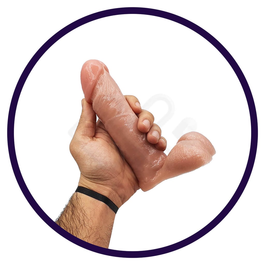 Prótese Peniana Ultra Realística com Glande Definida, Escroto e Base Achatada - InNamorata Royal N°42 - 14,7 x 3,6 cm - 5