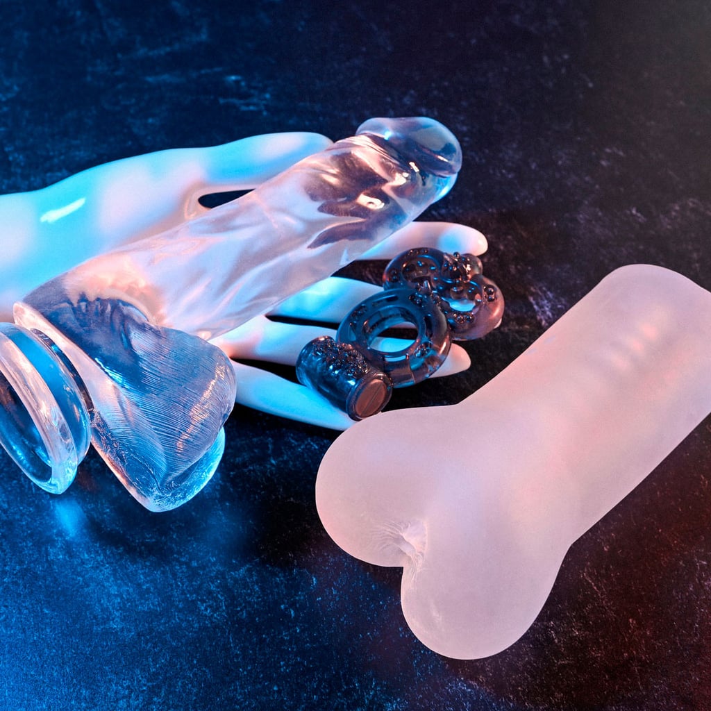 Prótese Peniana Realística com Escroto em Silicone Transparente, Masturbador no Formato de Ânus em TPE e Anel Peniano Duplo - Gender X Cleartly Combo - 6