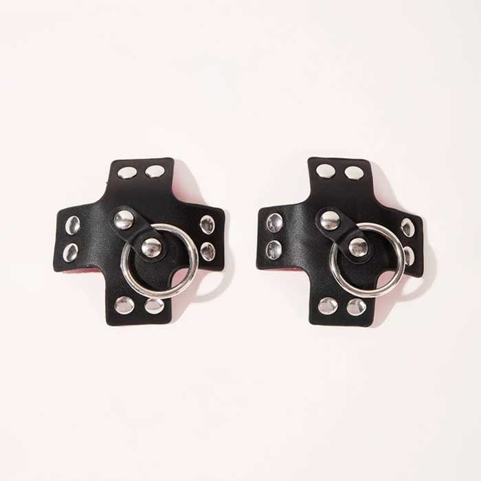 Tapa Seios em Couro Sintético com Detalhe de Argola e Rebites - Pleasure Dreams | Disponivel em 2 Cores - 2