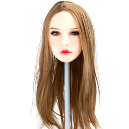 Amber - Boneca Realística em TPE com Pele Branca, Cabelo Castanhos, Seios Médios, Vértebras em Aço, Sucção, Gemidos, Movimentos e Acessórios - 35 Kg e 165 Metros de Altura