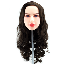 Babi - Boneca Realística em TPE com Pele Morena, Cabelo Cacheado, Olhos Azuis, Seios Fartos, Vértebras em Aço e Acessórios - 46 Kg e 1,67 Metros de Altura