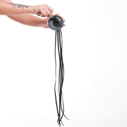 Chicote em Couro Sintético Com Encaixe para Prótese Peniana - Sexy Fantasy Linha Sado | 41 cm