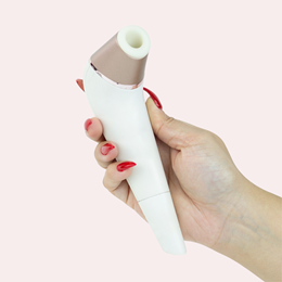 Estimulador Clitoriano com 11 Níveis de Sucção e Resistente a água - Satisfyer Number Two | 18 x 4,7 cm