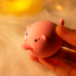 Estimulador Clitoriano em Formato de Porco com Língua em 10 Movimentos e Recarregável - YouVibe Sweet Pig | 6,2 x 4,2 cm