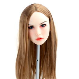 Helena - Boneca Realística em TPE com Pele Branca, Cabelo Loiro Escuro, Olhos Azuis, Seios Médios, Vértebras em Aço e Acessórios - 35 Kg e 1,55 Metros de Altura