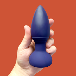 Plug Anal Recarregável em Silicone Aveludado com 7 Vibrações, 3 Velocidades e Controle Remoto sem Fio - Evolved Smooshy Tushy | 8,5 x 4,3 cm