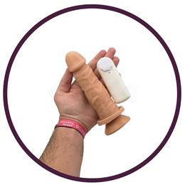 Prótese Peniana com Vibração Multivelocidade, Controle Remoto com Fio e Base em Ventosa - Pura Luxúria | 14,4 x 3,7 cm