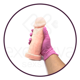 Pura Ambição - Prótese Realística em Formato de Pênis em Cyberskin com Glande Definida - 18 x 5,6 cm