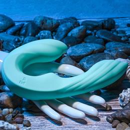 Vibrador Recarregável em Silicone Aveludado com 7 Poderosas Vibrações, 5 Intensidades de Velocidade e Controle Remoto sem Fio - Gender X Strapless Seashell | 13 x 3,9 cm