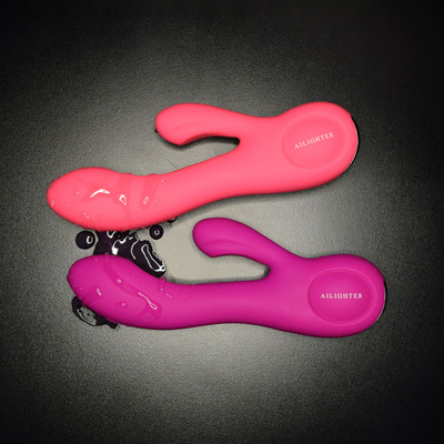 Foto 1 do produto Vibrador Rabbit Recarregável Estimulador de Clítoris e Ponto G com 7 Modos de Vibração e 3 Intensidades - Ailighter Squeeze | 12 - 3,9 cm | Disponível em 2 Cores