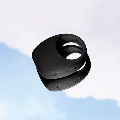 Foto 2 do produto Anel Peniano com 6 Tipos de Estímulos, Feito em Silicone Macio e Resistente à Água - LELO Tor II | Disponível em 2 Cores
