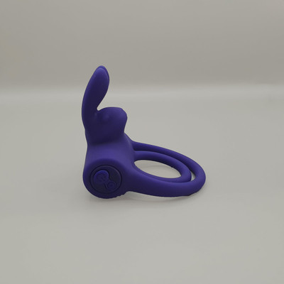 Foto 3 do produto Anel Peniano Duplo para Pênis e Escroto com 10 Modos de Vibração e Estimulador de Clitóris - Adam & Eve's Silicone Rechargeable Rabbit Ring | 7,7 x 5,8 cm