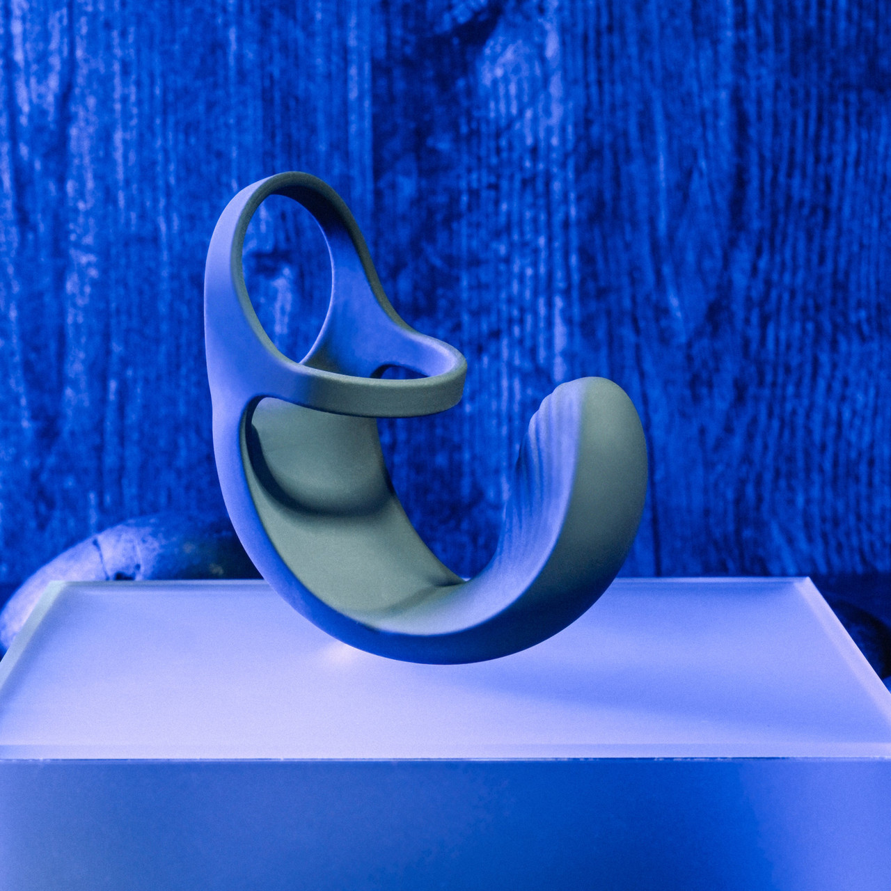 Anel Peniano Duplo Recarregável com Estimulador de Escroto, 9 Modos de Vibração e Controle Remoto - Zero Tolerante Vibrating Ball Cradle | 18 x 2,3 cm - 2