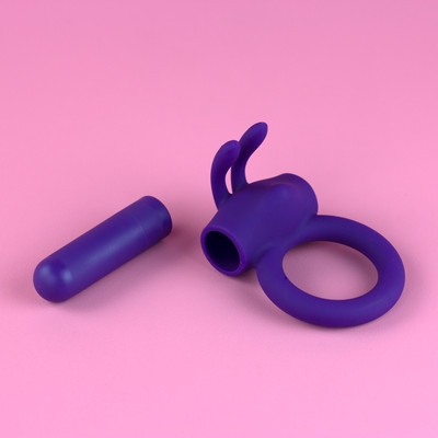 Foto 3 do produto Anel Peniano com Estimulador de Clitóris em Forma de Coelho em Silicone, Recarregável e 10 Modos de Vibração - Exclusiva Maximus