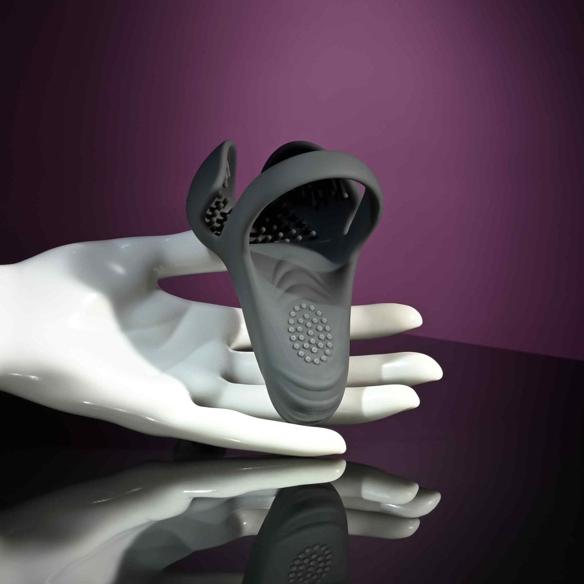 Anel Peniano com Estimulador Escrotal em Silicone, Cerdas, Texturas, 10 Modos de Vibrações e Recarregável - Gender X Undercarriage - 8