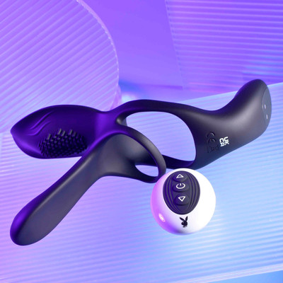 Foto 4 do produto Anel Peniano Duplo com Extensor, Estimulador de Clitóris e Períneo, 10 Modos de Vibração e Controle Remoto | Evolved Playboy Pleasure The 3 Way