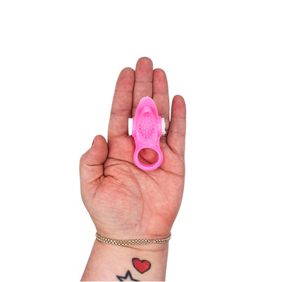 Foto 12 do produto Anel Peniano em Formato de Língua com Texturas Estimuladoras e Vibração Única - You Vibe Vibrating Ring | Disponível em 4 Cores
