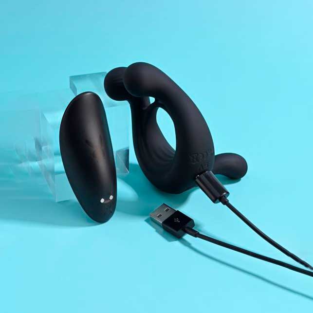 Anel Peniano Luxuoso com Estimulador de Clitóris, 9 Modos de Vibração, Controle Remoto sem Fio e Recarregável - Evolved Playboy Pleasure Triple Play - 4