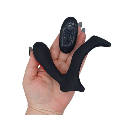 Foto 6 do produto Anel Peniano Recarregável em Silicone com Estimulador Clitoriano de Controle Remoto - Stamen | 8,2 x 3 cm