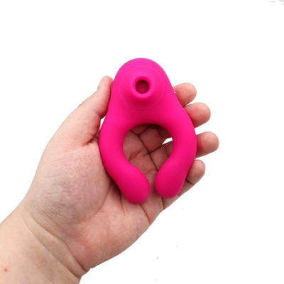 Foto 6 do produto Anel Peniano Recarregável em Silicone com Sugador de Clitóris, 7 Modos de Vibração e 12 Ondas de Pressão - Suction Ring | 3,5 cm