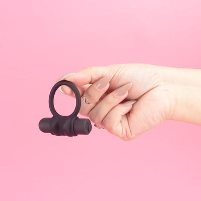 Anel Peniano com Relevos em Silicone e Bullet com 10 Modos de Vibração, Recarregável - Exclusiva Rito