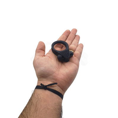 Foto 7 do produto Anel Peniano em Silicone com Cápsula Vibratória de Vibração Única e Cerdas Massageadoras - Zero Tolerance Black Knight | 5,9 x 3,8 cm