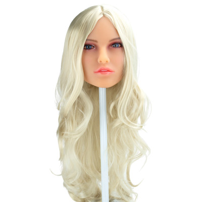 Bianca - Boneca Realística em TPE com Pele Morena, Cabelo Loiro Longo, Olhos Verdes, Seios médios, Vértebras em Aço e Acessórios - 49 Kg e 1,63 Metros de Altura