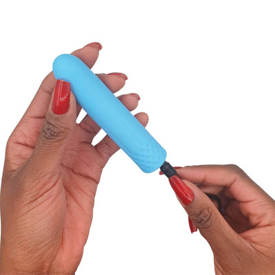 Bullet em Abs Macio com 10 Modos de Vibração e Carregamento via Cabo USB - Adam & Eve Blue Diamond | 9,1 x 2 cm