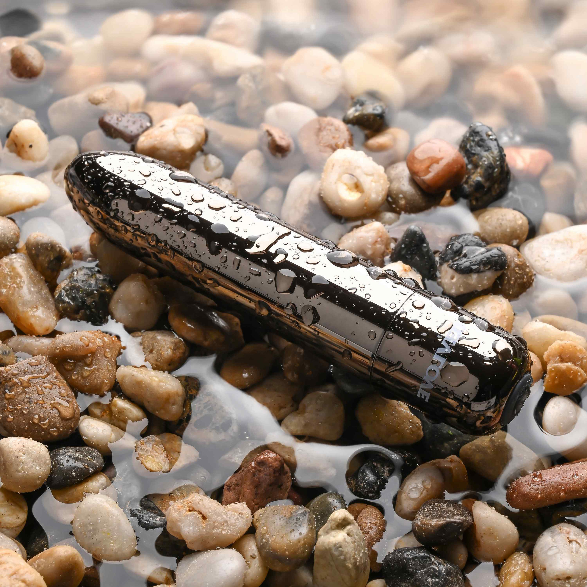 Bullet Cromado com 10 Modos de Vibração Potentes, Resistente À Água e Recarregável - Evolved Real Simple | 9,9 x 1,9 cm - 2