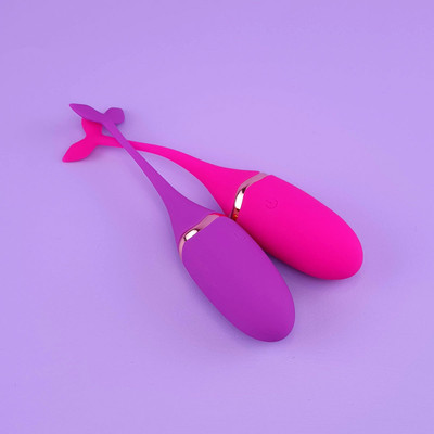 Foto 2 do produto Bullet Massageador em Silicone, Recarregável, 10 Modos de Vibrações e Controle Sem Fio - Private Massager | 14 x 2,9 cm | Disponível em 3 Cores