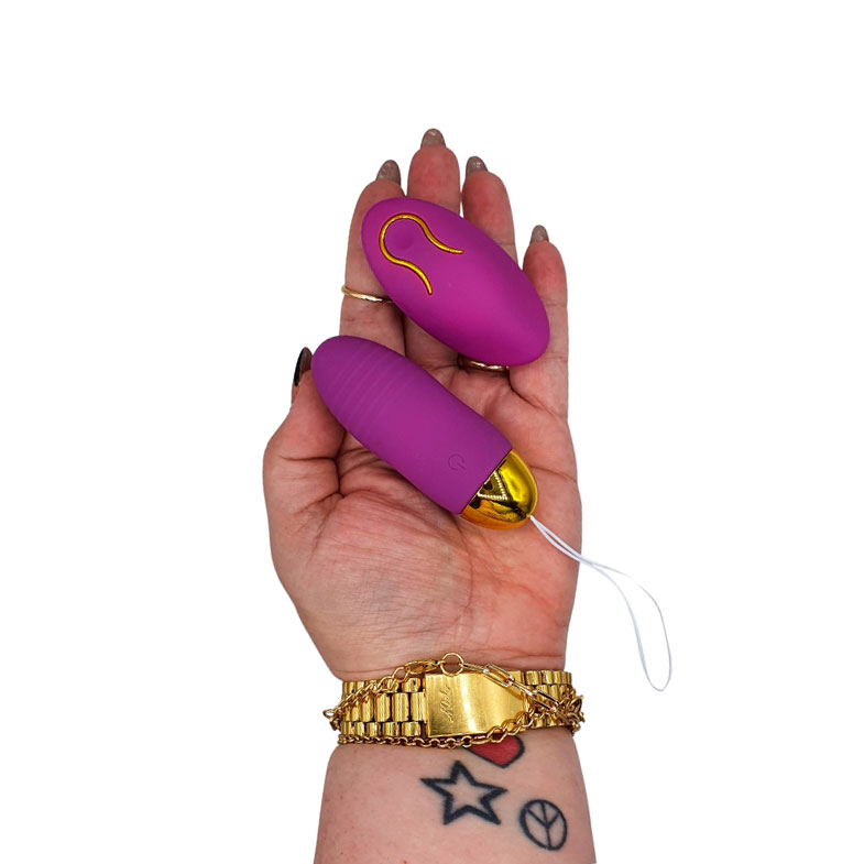 Bullet Recarregável com 10 Modos de Vibrações com Controle Remoto - Vibrating Egg | 6,6 x 3,0 cm - 4