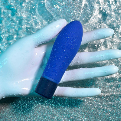 Foto 3 do produto Bullet em Silicone Texturizado com 10 Modos de Vibração e Carregamento via USB Magnético - Selopa Cobalt Cutie | 10 x 3 cm