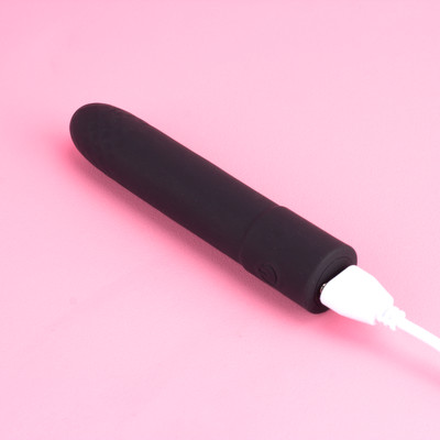 Foto 3 do produto Bullet em Silicone Macio com 10 Modos de Vibração e Recarregável - Exclusiva Fascinar | 9,5 x 1,8 cm