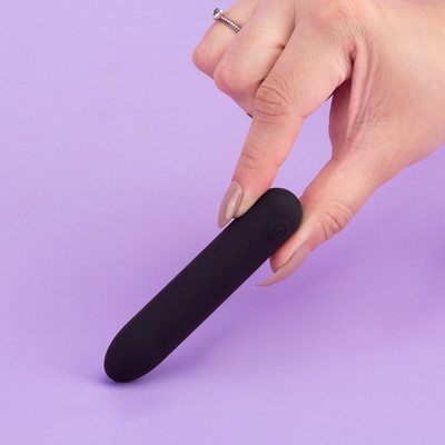 Bullet em Silicone Macio com 10 Modos de Vibração e Recarregável - Exclusiva Mavira | 9,5 x 1,9 cm