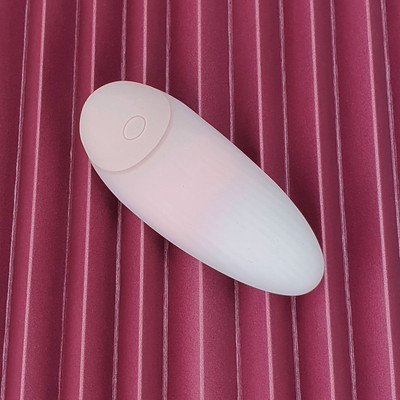 Bullet em Silicone Macio com Formato Ergonômico, 10 Modos de Vibração e Bateria Recarregável - Topo Toys Drop | 8,8 x 3,3 cm | Disponível em 2 Cores