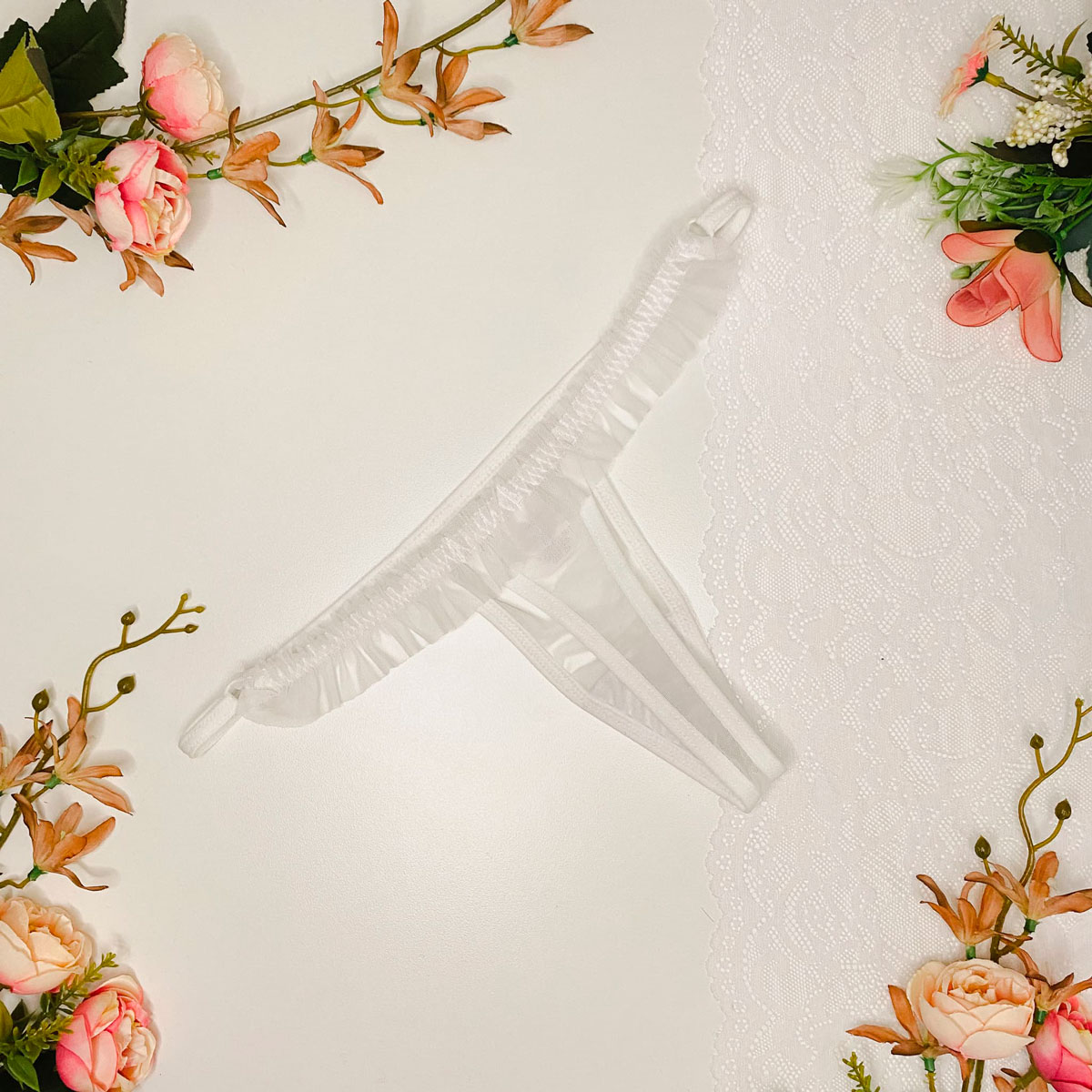 Calcinha Fio Afrodisíaco em Tule com Babadinho - Amor e Sedução Love Fio| Disponível em 6 Cores no Tamanho Único - 3