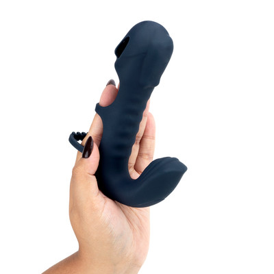Foto 7 do produto Capa Peniana Recarregável com 2 Motores, Estimulador de Clitóris, 7 Modos de Vibração e Controle Remoto Sem Fio - Vibrating Cock Ring | 15 x 3 cm