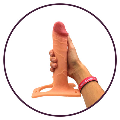 Foto 7 do produto Capa Peniana Realística em Silicone com Cinta Ajustável - Lovetoy Ingen Hollow Big "8,5" - 21 x 5,1 cm
