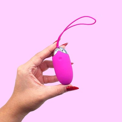 Foto 3 do produto Cápsula Vibratória e Controle Sem Fio Recarregável com 12 Modos de Vibração e Resistente à Água - Pretty Love Eden | 7,4 x 3,3 cm