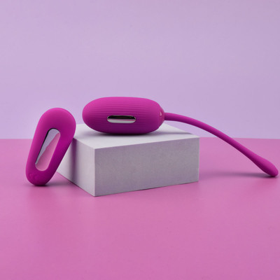 Foto 8 do produto Cápsula Vibratória em Silicone com 7 Modos de Vibrações e 3 Tipos de Choques Elétrico, Controle sem Fio Recarregável - Pretty Love Shock Fun | 7,2 x 3,3 cm | Disponível em 2 Cores