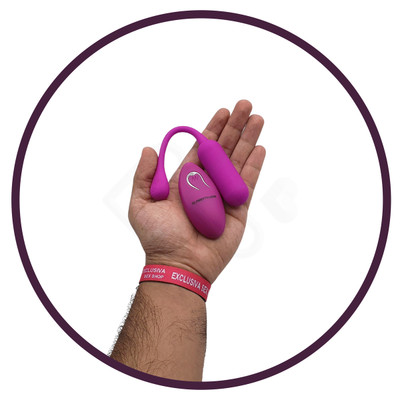 Cápsula Vibratória Recarregável com 12 Modos de Vibração e Controle Remoto Sem Fio - Pretty Love Lechies | 7 x 2,4 cm