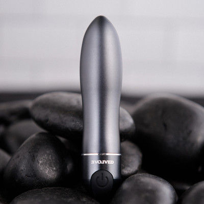 Foto 2 do produto Cápsula Vibratória Recarregável em Metal Fosco com 10 Vibrações - Evolved Travel-Gasm | 9,2 x 2,1 cm