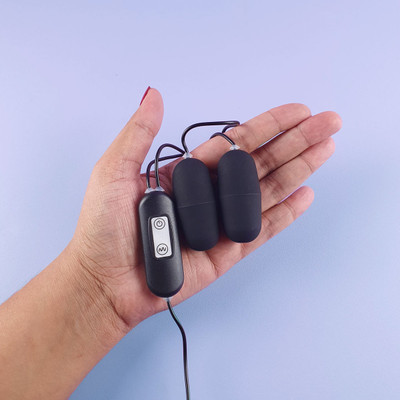 Foto 1 do produto Cápsulas Vibratórias com 10 Funções de Vibração, Controle Remoto com Fio e Resistencia à Água - Disponível em 3 Cores