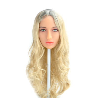 Carla - Boneca Realística em TPE com Cabelo Longo Loiro, Olhos Azuis, Seios Fartos, Vértebras em Aço e Demais Acessórios - 29 kg e 1,60 Metros de Altura