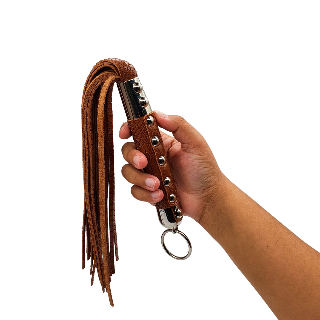 Chicote em Couro Sintético com Franja em Camurça - 3R Import | 52 cm - 2